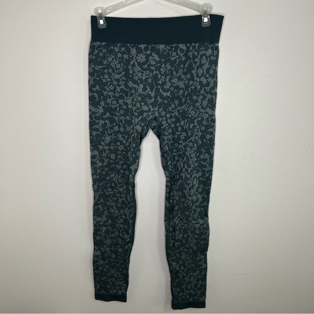 title 9 green floral print seamless leggings 26" inseam